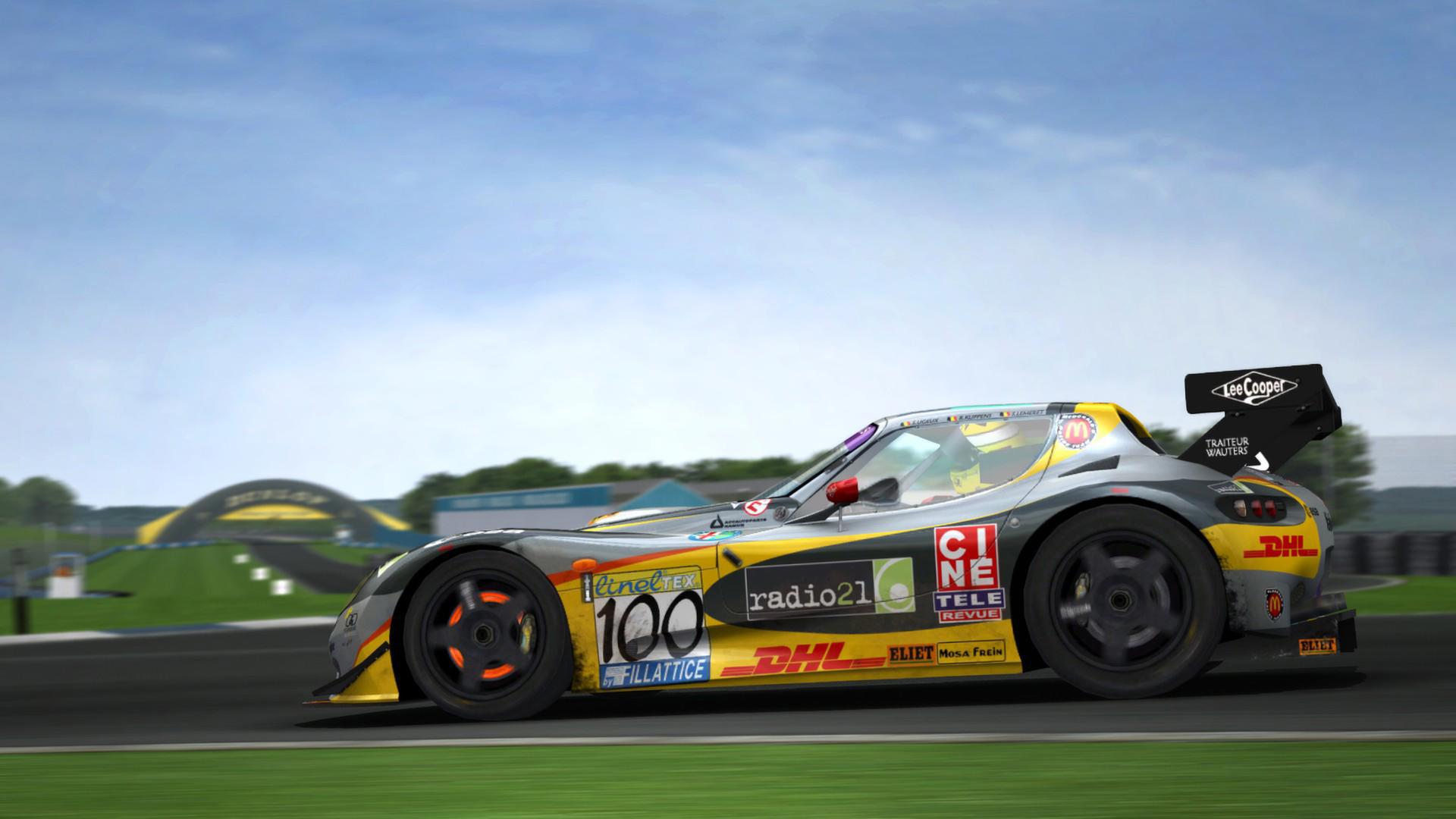 GTR 2 FIA GT Racing Game screenshot 2